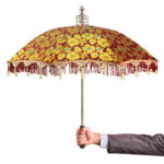 handheld maroon muthukuda